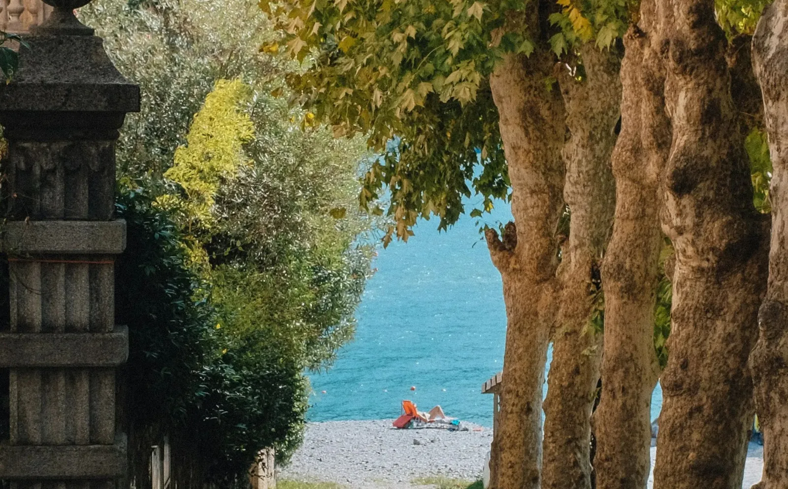 Il Lario si veste d’oro: cinque luoghi per il foliage