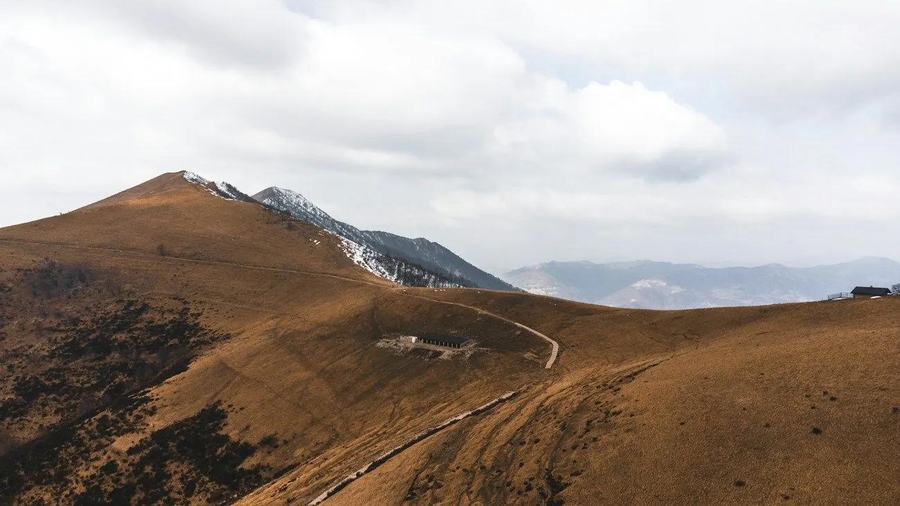 In cresta sulla Dorsale del Triangolo Lariano